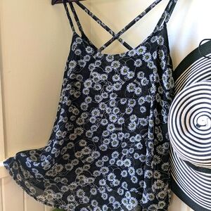 Hot topic daisy cami.  Sm